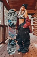 BROOKLYN RILEY - Instagram Photos and Video 11/22/2025