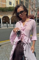 CHELSEA MAYER - Instagram Photos and Video 11/22/2025