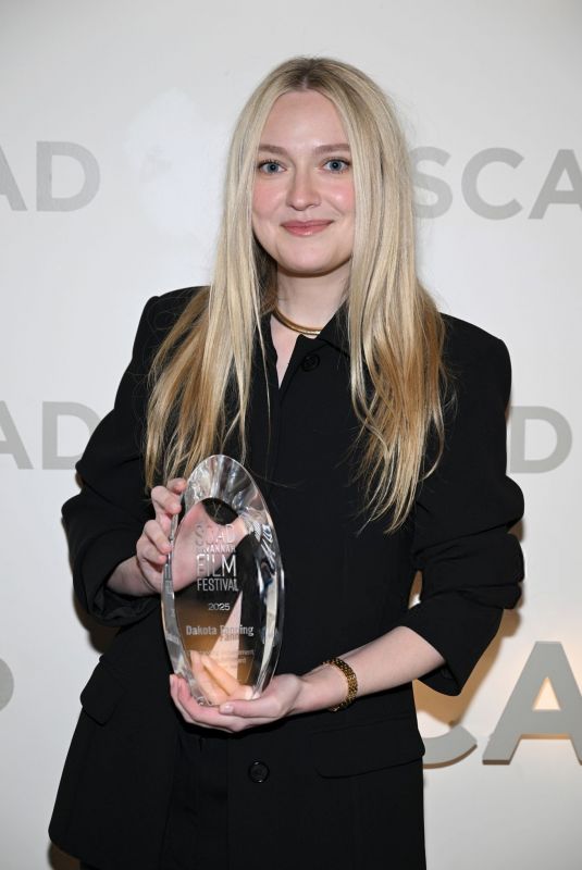 DAKOTA FANNING Receives Outstanding Achievement in Television Award at 28th SCAD Savannah Film Festival 11/01/2025