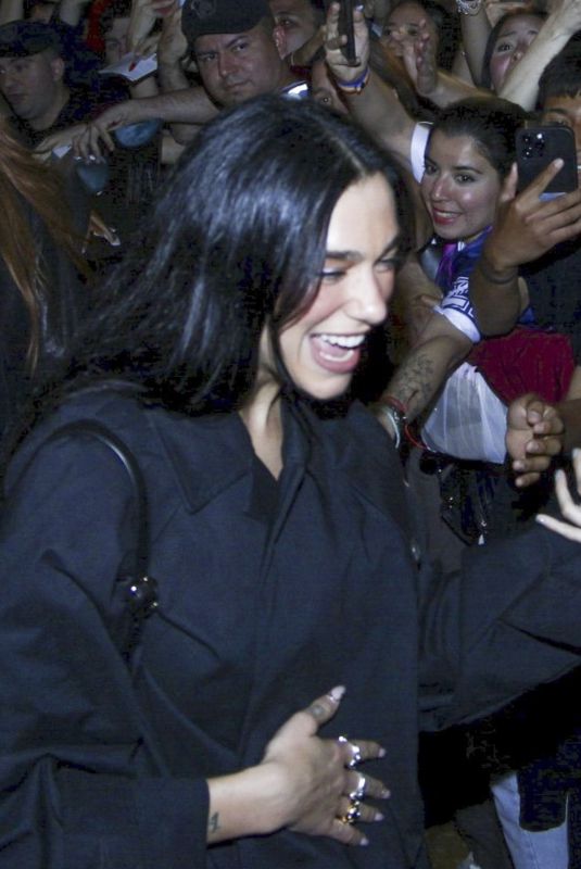 DUA LIPA Greets Fans After Lunch at El Preferido Restaurant in Buenos Aires 11/09/2025