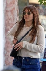 ELIZABETH OLSEN Out for Lunch at Petit Trois in Studio City 11/05/2025