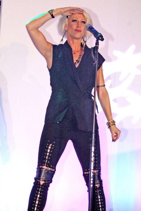 FAYE TOZER at Trafford Centre Christmas Lights Switch-on in Manchester 10/272011