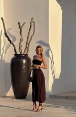 FRIDA AASEN - Instagram Photos 11/15/2025