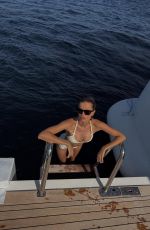 FRIDA AASEN - Instagram Photos 11/15/2025