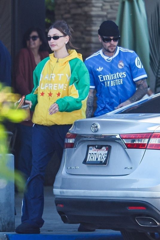 HAILEY and Justin BIEBER Out for Coffee at Vintage Coffee in Palm Springs 11/28/2025