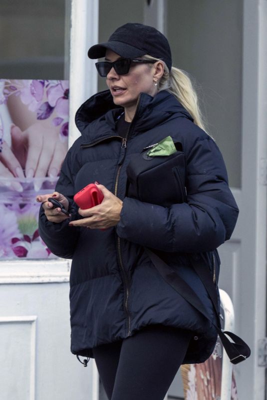 HOLLY WILLOGHBY Out and About in West London 11/05/2025