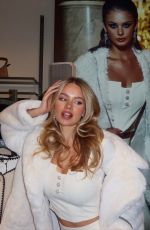 ILONA ARSENTIEVA - Instagram Photos 11/22/2025