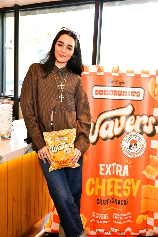 INDIANA MASSARA at Doughbrik