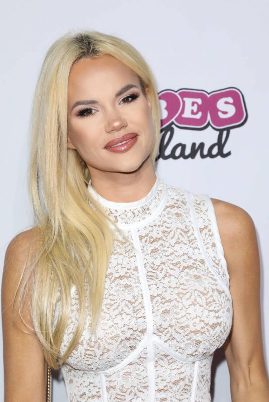 INE BACK at 11th Annual Babes in Toyland Charity Toy Drive in Los Angeles 11/28/2018