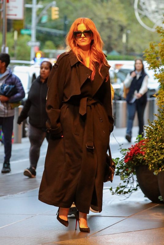 ISLA FISHER Returns to Her Hotel After Late Night With Seth Meyers in New York 10/29/2025