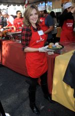JEN LILLEY at Thanksgiving Dinner at LA Mission 11/25/2015
