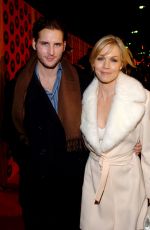 JENNIE GARTH at Motorola 6th Anniversary Holiday Party in Los Angeles 12/02/2004