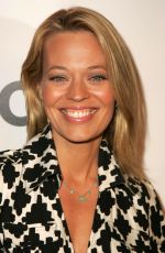 JERI RYAN at Lucky Magazine LA Shopping Guide Party at Milk Boutique in Los Angeles 08/10/2006