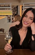 JESSICA LOWNDES - Instagram Photos 11/17/2025
