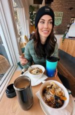 JESSICA LOWNDES - Instagram Photos and Video 11/05/2025