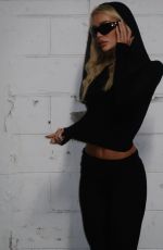 JULIA CAVANAGH - Instagram Photos 11/11/2025