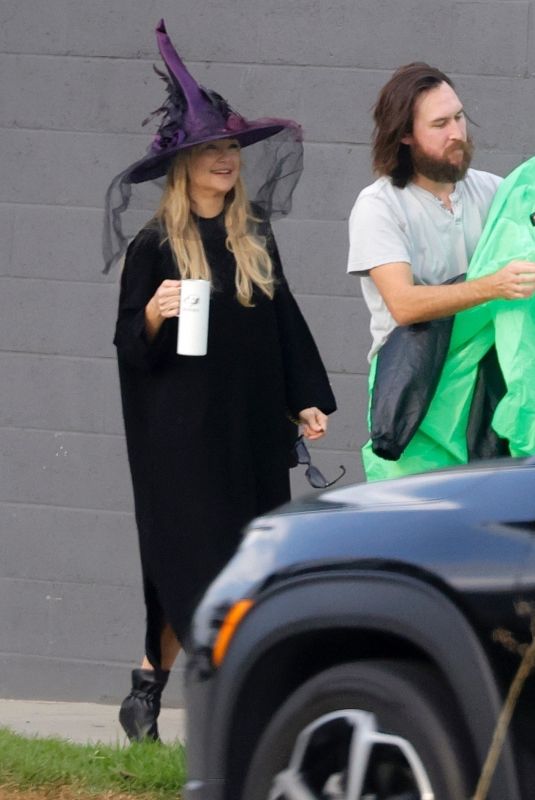 KATE HUDSON and Danny Fujikawa Celebrates Halloween 10/31/2025