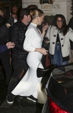 KATE HUDSON Leaves Her Hotel in Paris 11/24/2025