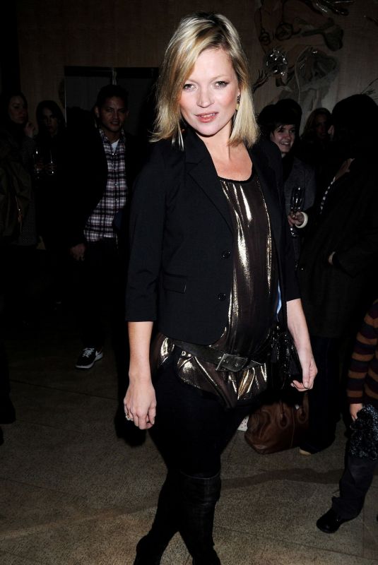 KATE MOSS at Stella McCartney Store Christmas Lights Switch on in London 11/24/2008