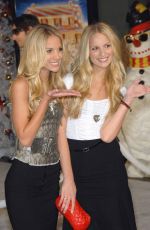 KELLY and SABRINA ALDRIDGE at Deck The Halls Premiere in Los Angeles 11/12/2006