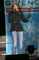 KELLY ROWLAND Performs at UNICEF Snowflake-Brightening The Word for Children in New York City 11/20/2003