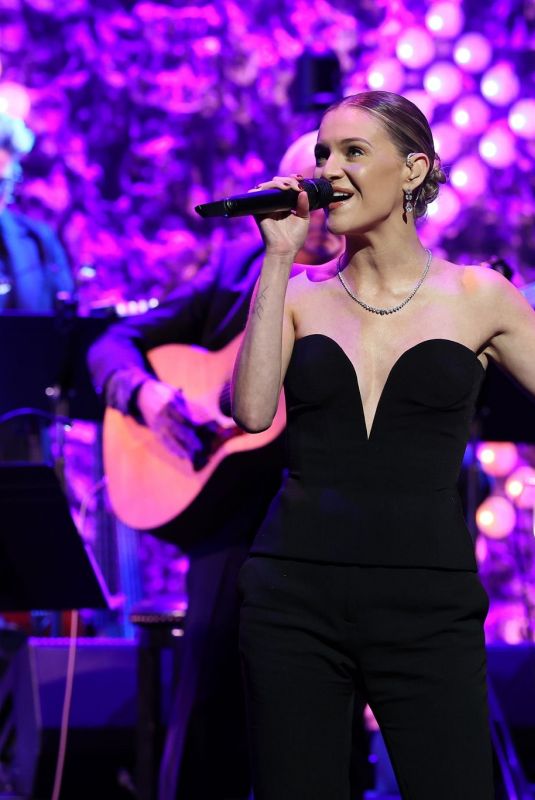 KELSEA BALLERINI at Country Music Hall of Fame and Museum Class of 2025 Medallion Ceremony in Nashville 10/19/2025