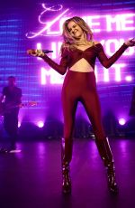 KELSEA BALLERINI Performs at SiriusXM and Pandora in Chicago 09/25/2025
