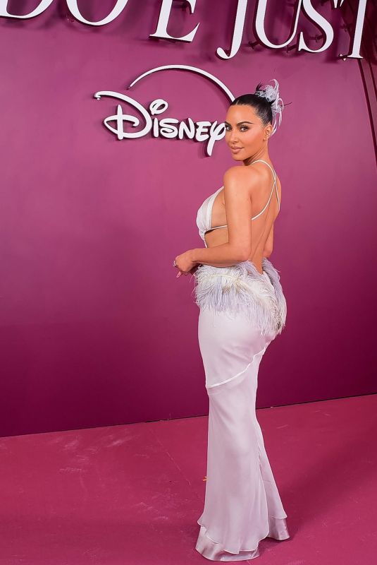 KIM KARDASHIAN at All’s Fair Premiere at Teatro Copacabana Palace Rio de Janeiro 11/10/2025
