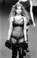 LAETITIA CASTA at D&G Fall 1995 Ready To Wear Collection Runway Show 03/08/1995