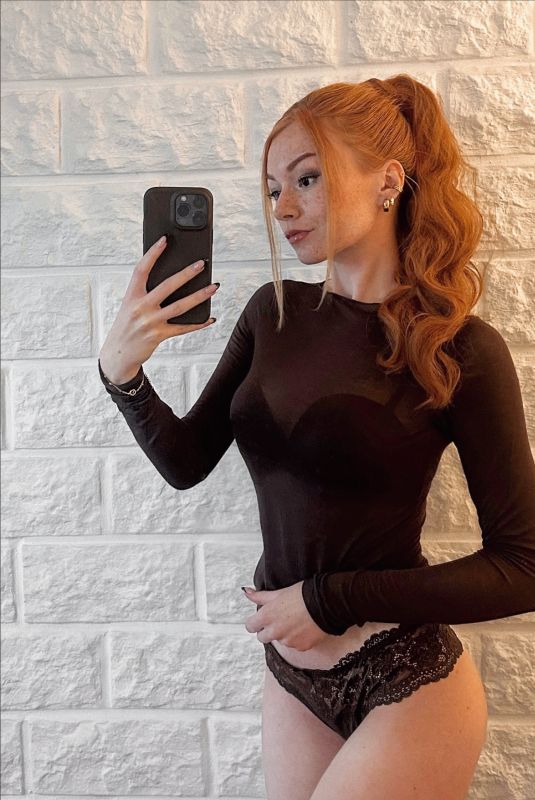 LARISSA OPTIZ - Instagram Photos 11/16/2025
