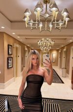 LINDSAY BREWER - Instagram Photos 11/22/2025