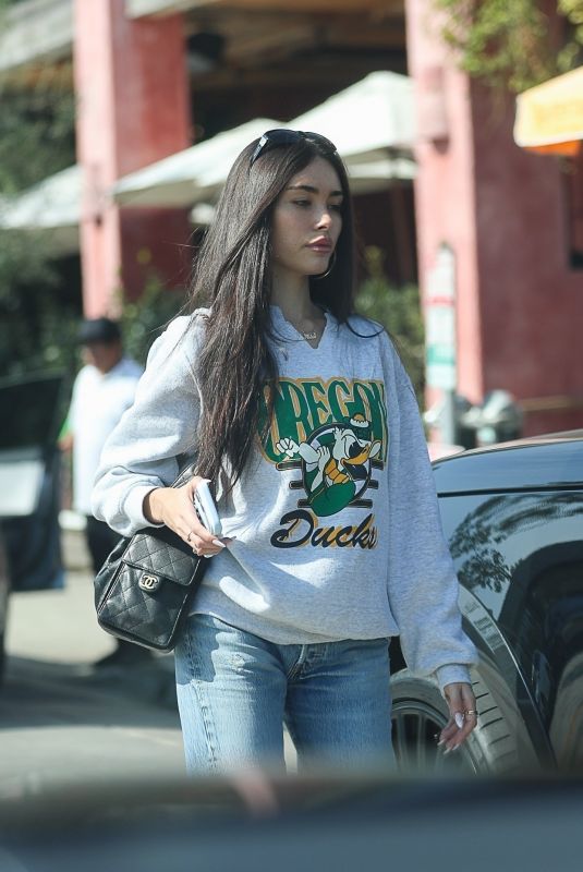 MADISON BEER Leaves Great White in Los Angeles 11/05/2025
