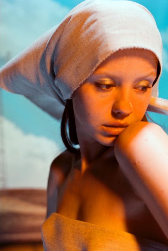 MIA GOTH for Modern Weekly Style Magazine, Issue 2025