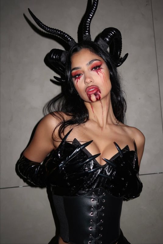 NAAZ TORBATI – Instagram Photos 11/05/2025