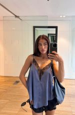PAULA POLONIO - Instagram Photos 11/25/2025