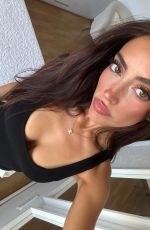 PAULA POLONIO - Instagram Photos 11/25/2025