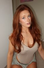 PHOEBE GINGER - Instagram Photos 11/12/2025