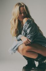 PRESSLEY HOSHBACH at a Photoshoot, November 2025