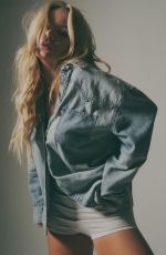PRESSLEY HOSHBACH at a Photoshoot, November 2025