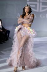 RACHEL PIZZOLATO Walks Runway at Grid Show at Houston Fashion Week in Houston 11/09/2025 [Nipslips/Tagged] (Untagged Adds)
