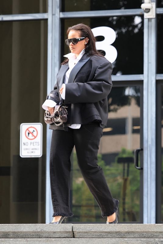 RIHANNA Visits Los Angeles DPH Vital Records Office 11/12/2025