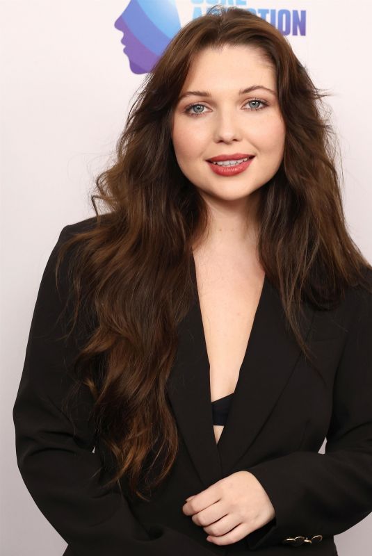 SAMMI HANRATTY at Cure Addiction Now’s 2nd Annual Fundraising Evening in Los Angeles 11/10/2025