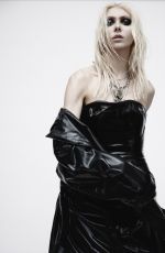 TAYLOR MOMSEN for Numero Netherlands Digital, November 2025