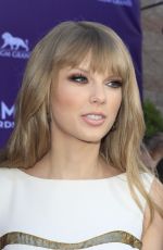 TAYLOR SWIFT at 47th Annual Academy Of Country Music Awards at MGM Grand Garden Arena in Las Vegas 04/01/2012
