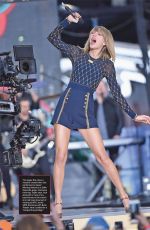 TAYLOR SWIFT - The Life Of A Showgirl 2025