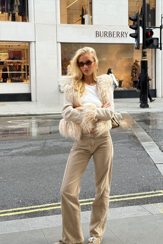 VICTORIA TURNER - Instagram Photos 11/05/2025