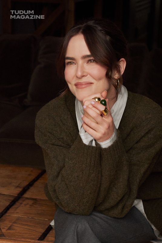 ZOEY DEUTCH for Netflix Tudum 2025