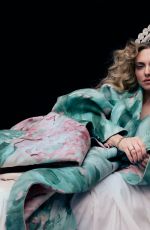 AMANDA SEYFRIED for Who What Wear, December 2025