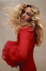 AMANDA SEYFRIED for Who What Wear, December 2025