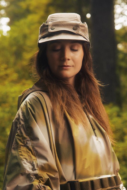 BILLIE LOURD - Star Wars Columbia The Endor Collection 2025